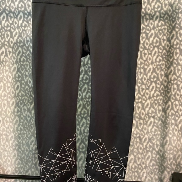 Black and white Athleta leggings - Picture 2 of 6